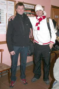Игорь Иванов (на фото справа) из Петрозаводска со своим спарринг-партнером
