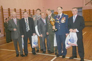  Среди призеров был замечен еще один игрок нашего Creyda-формата - Юрий Дмитренко (на фото - крайний справа)